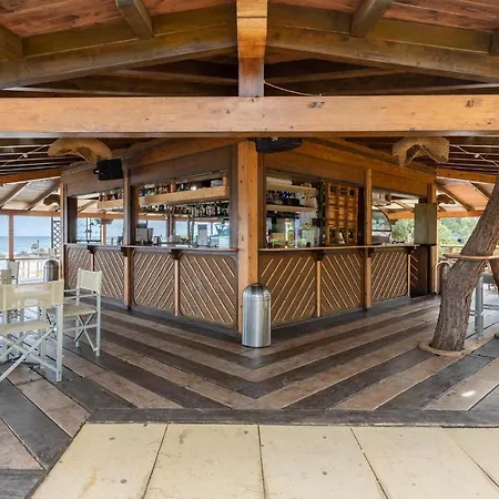 6 Holiday home